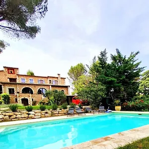 Frühstückspension Oasis Des Lavandes - Chambre Coqueliot, Villeneuve-lès-Avignon